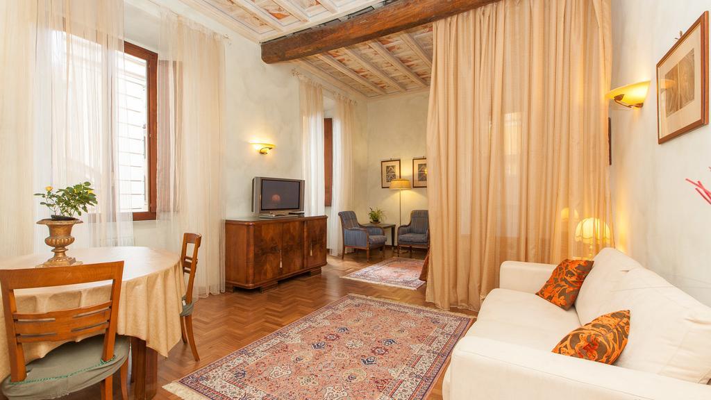 Domus Minervae Apartment